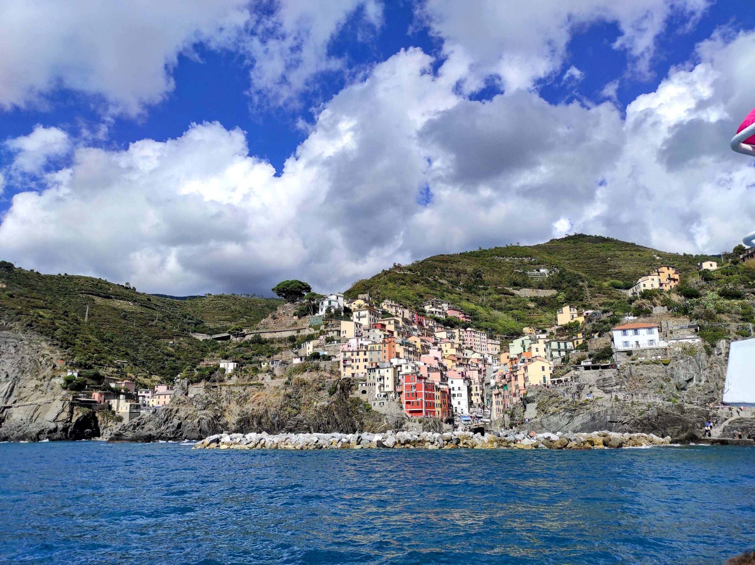 vue riomaggiore bateau cinque terre italie
