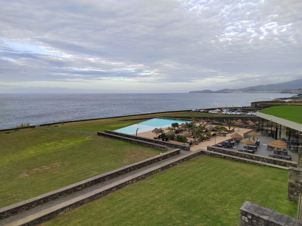 hotel pedras do mar azores portugal piscine